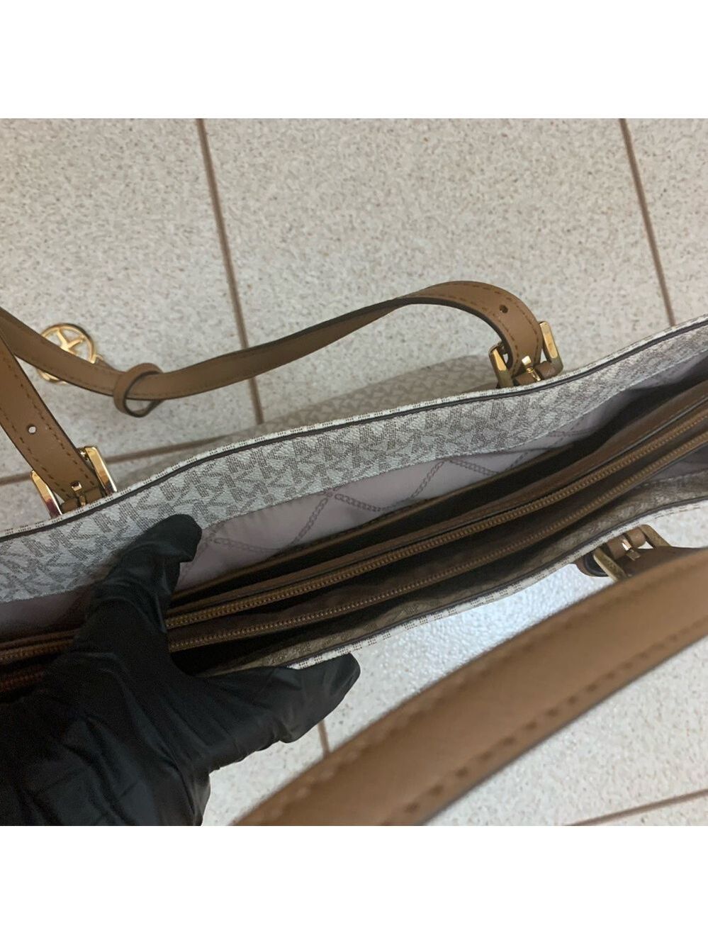 MICHAEL Michael Kors Tan Tote with Structured Design - Picture 3 of 3